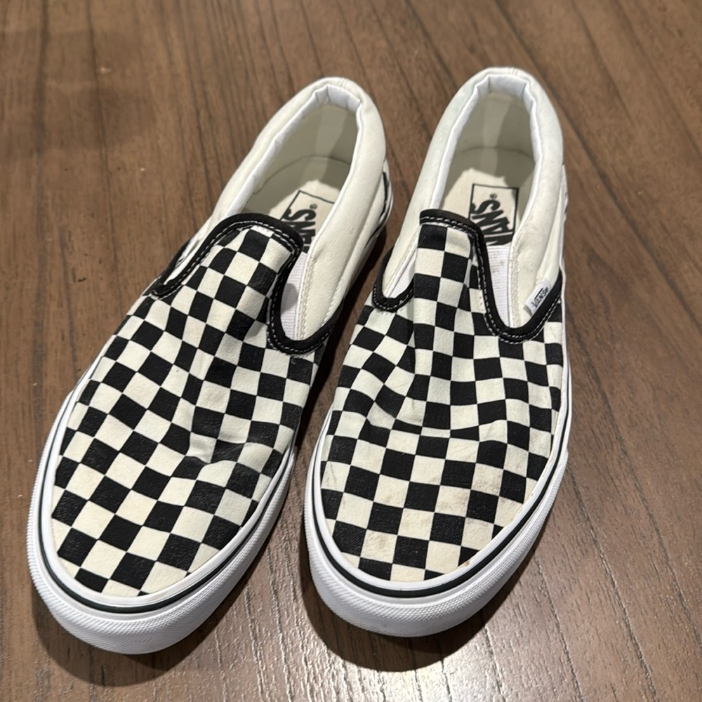 Vans checkered slip on. Men’s Size 10. Good condition.